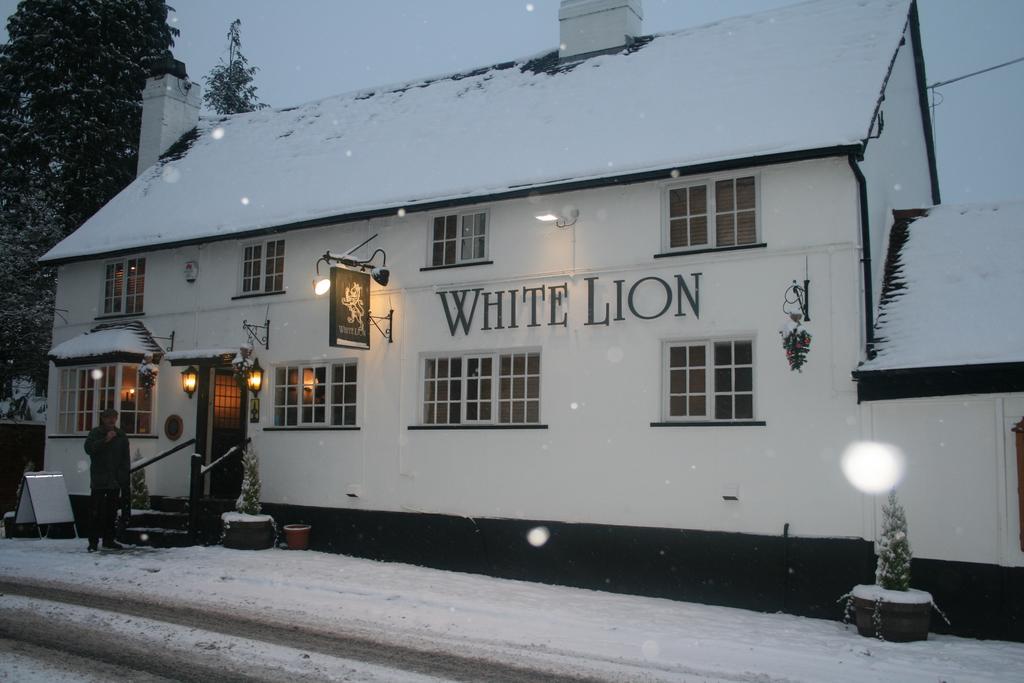 The White Lion Inn Хамптън ин Арден Екстериор снимка