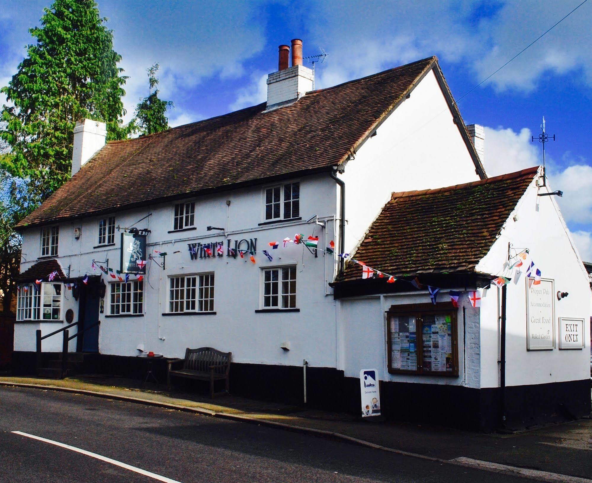 The White Lion Inn Хамптън ин Арден Екстериор снимка